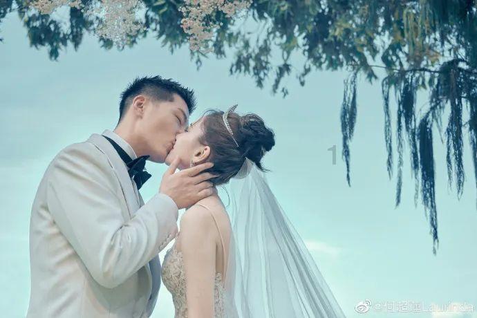 逃出昏暗的房子