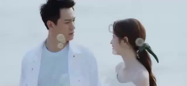 东方春晚录制现场曝光，胡歌戴大红花像新郎，繁花剧组重聚太热闹