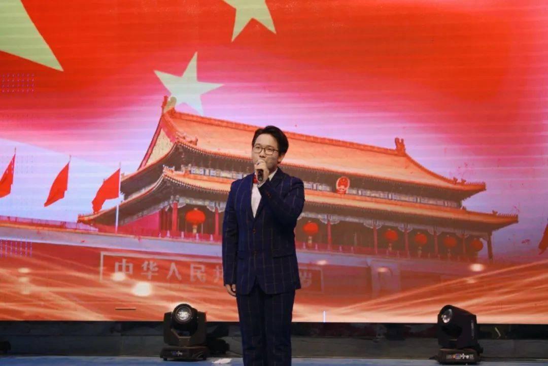苏菲亚的休闲装