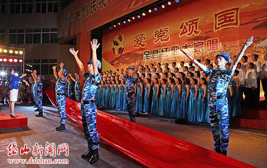 今年首趟普速务工临客开行 207名务工人员开心返乡过年