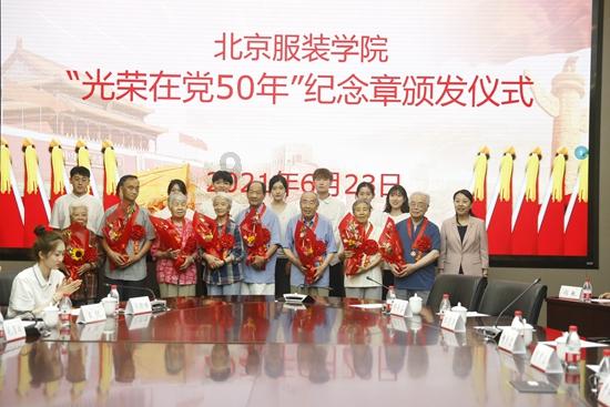 寒假在即,杭州市教育局提醒:请家长和孩子自觉远离“无证无照”培训机构,不参加以托管、家教等名义开展的隐形变异学科类培训