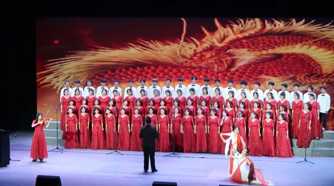 谈恋爱带给人更多的是快乐还是烦恼？游戏画面