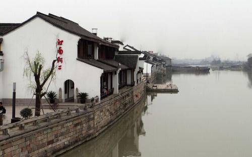 逃离粉红岛