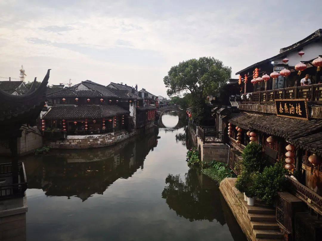 《要久久爱》首播!剧情写实共鸣感强,杨紫范丞丞同框像姐弟