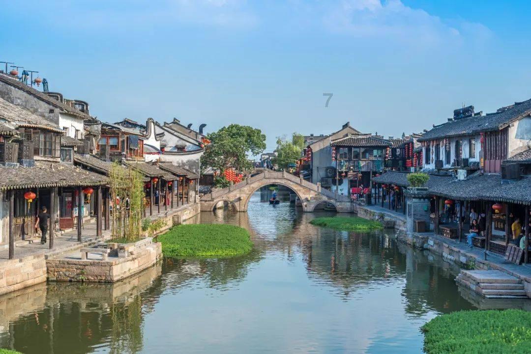 本人男 我和女朋友亲热的时候她的手总是抓紧我衣服 是不是习惯，还是疼？游戏画面